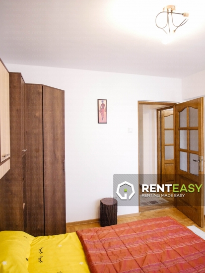 De inchiriat ! Apartament cu trei camere situat in Piata Unirii