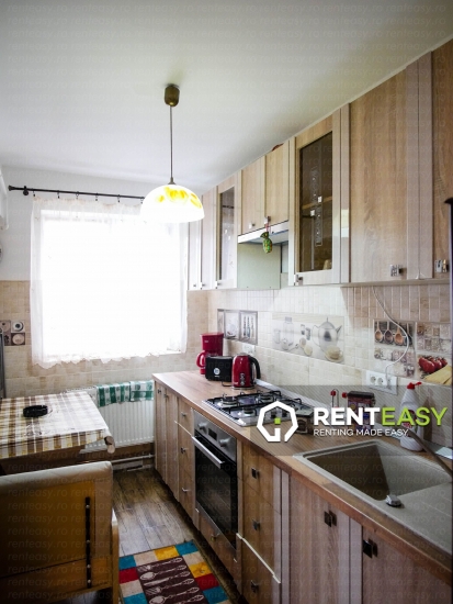 De inchiriat ! Apartament cu trei camere situat in Piata Unirii