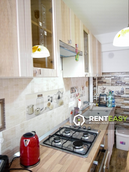 De inchiriat ! Apartament cu trei camere situat in Piata Unirii