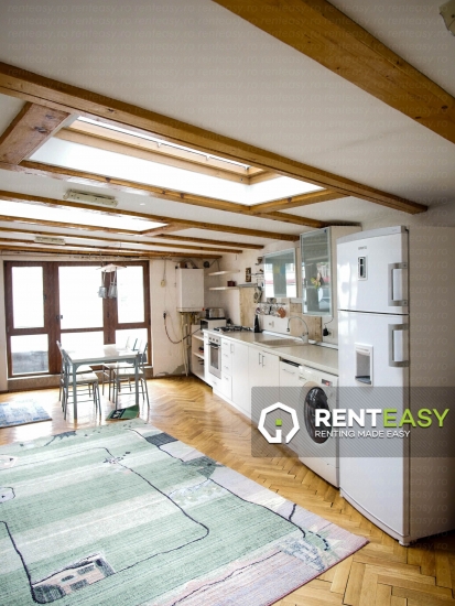 De inchiriat ! Apartament cu 4 camere situat in zona Piata Unirii
