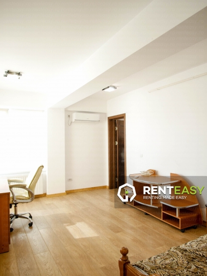 De inchiriat ! Apartament cu o camera in bloc nou situat in zona Piata Chirila