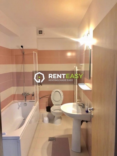 De inchiriat ! Apartament cu trei camere in bloc nou situat in zona Podu de Fier