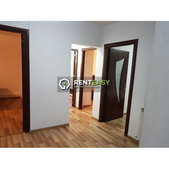 De inchiriat ! Apartament cu trei camere situat in zona Bulevardul Independentei