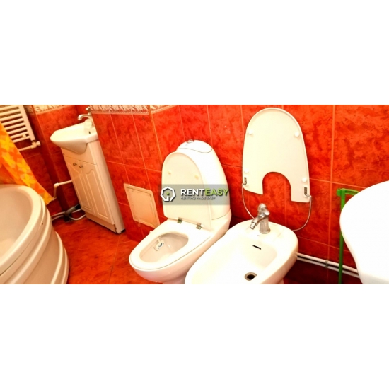 Apartament cu 3 camere de inchiriat situat in Iasi - zona Piata Unirii
