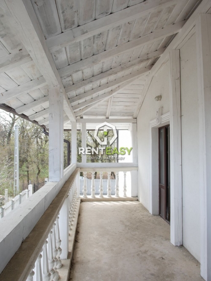 Etaj 1 - balcon