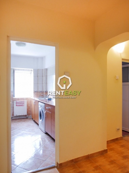 Apartament cu 2 camere decomandat situat in Centru - Podu de Fier