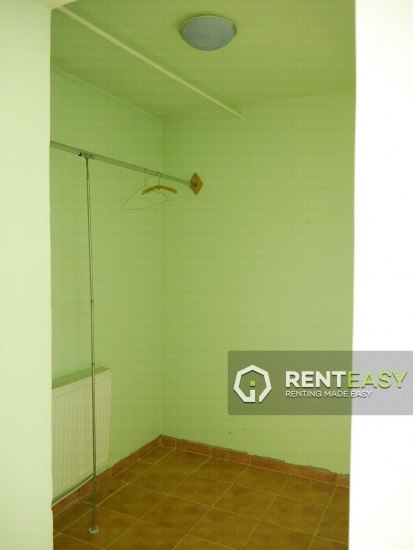 Casa cu 3 camere de inchiriat in Cug - Dormitor nr. 1 - Dressing