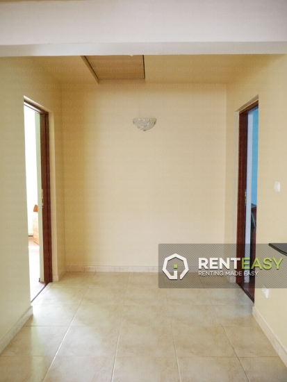 Casa cu 3 camere de inchiriat in Cug - Hol