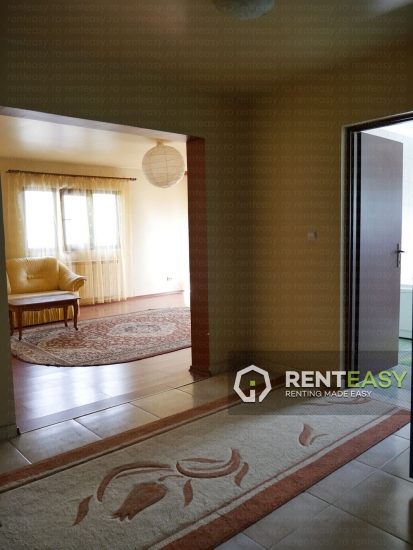 Casa cu 3 camere de inchiriat in Cug - Hol