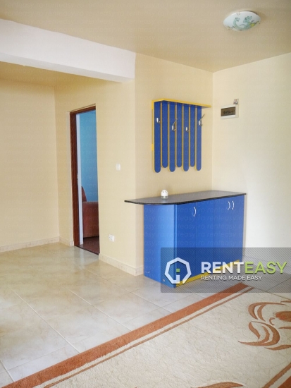 Casa cu 3 camere de inchiriat in Cug - Hol