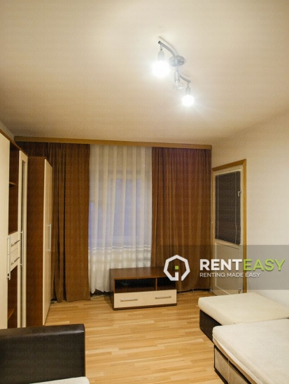 Apartament decomandat cu 3 camere Pacurari de inchiriat
