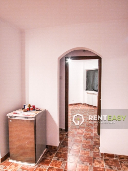 Apartament cu 2 camere nemobilat de inchiriat in Pacurari