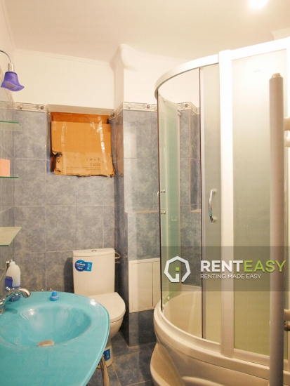 Apartament cu 2 camere nemobilat de inchiriat in Pacurari