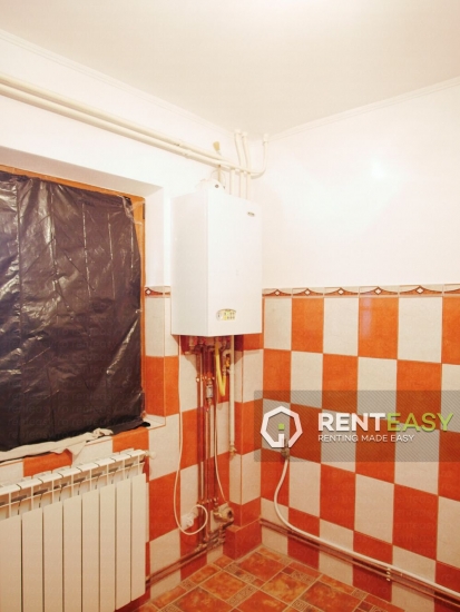 Apartament cu 2 camere nemobilat de inchiriat in Pacurari