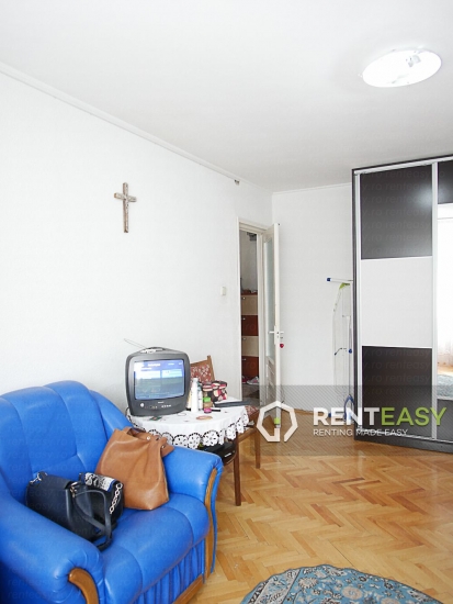 Apartament Decomandat cu 2 Camere de Inchiriat in Podul de Piatra