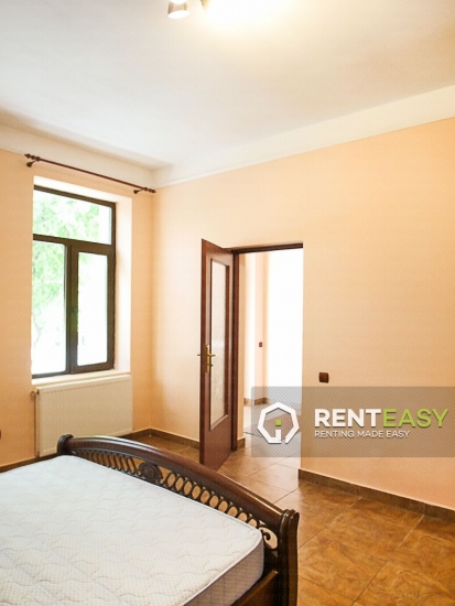 Vila cu 4 Camere de Inchiriat in Pacurari