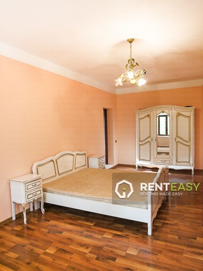 Vila cu 4 Camere de Inchiriat in Pacurari