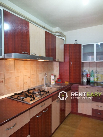 Apartament cu 3 Camere pe Stefan cel Mare de Inchiriat