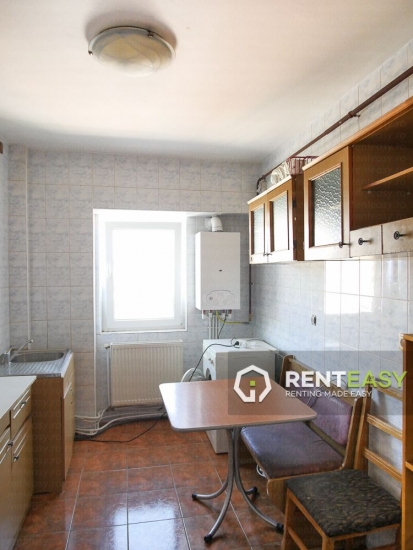 Apartament Decomandat cu 3 Camere in Pacurari de Inchiriat