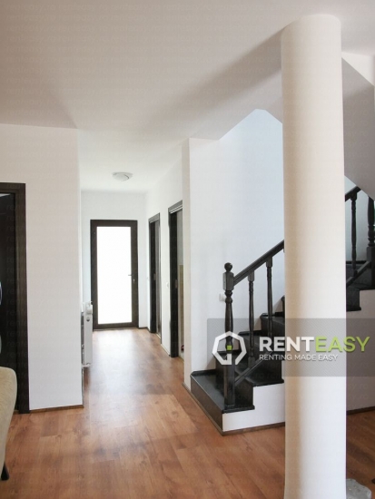 Apartament cu 4 Camere la Casa in Miroslava