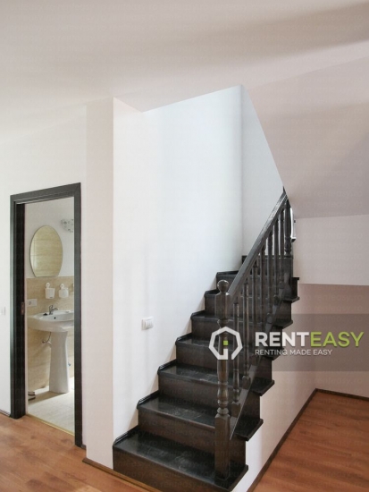 Apartament cu 4 Camere la Casa in Miroslava