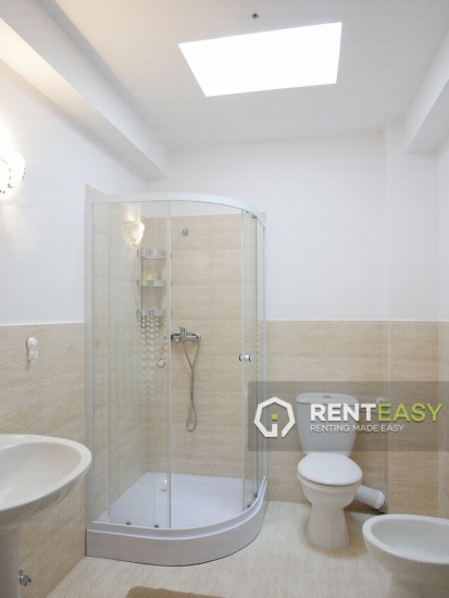 Apartament cu 4 Camere la Casa in Miroslava