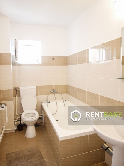 Apartament 3 Camere in Podul de Fier de Inchiriat