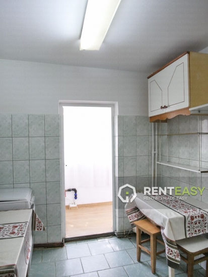 Apartament Decomandat cu 4 Camere in Nicolina de Inchiriat