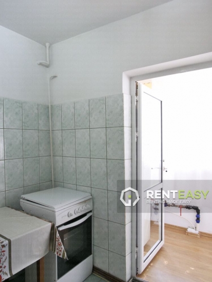 Apartament Decomandat cu 4 Camere in Nicolina de Inchiriat
