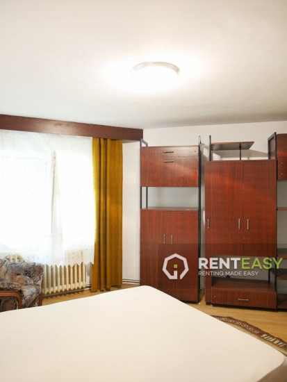 Apartament Decomandat cu 4 Camere in Nicolina de Inchiriat