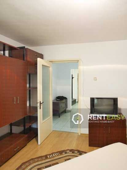 Apartament Decomandat cu 4 Camere in Nicolina de Inchiriat