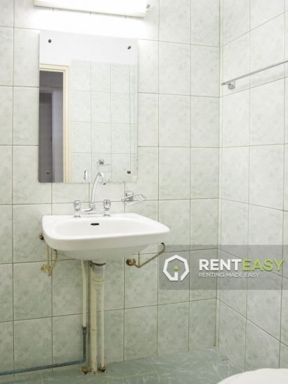 Apartament Decomandat cu 4 Camere in Nicolina de Inchiriat