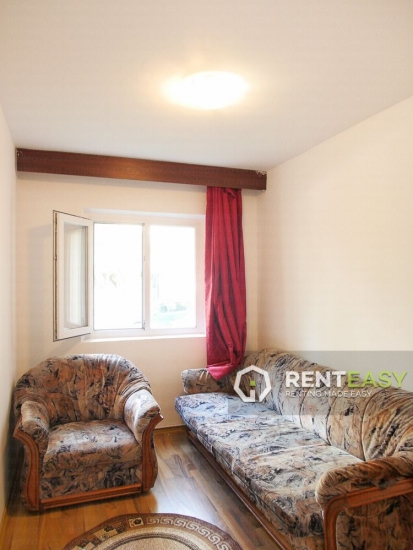 Apartament Decomandat cu 4 Camere in Nicolina de Inchiriat