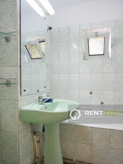 Apartament Decomandat cu 4 Camere in Nicolina de Inchiriat