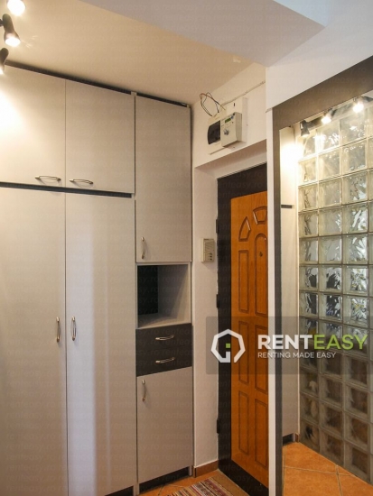Apartament Decomandat cu 3 Camere de Inchiriat langa Moldova Mall