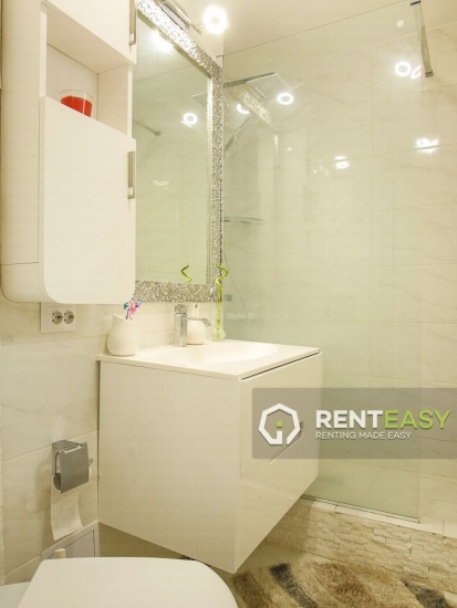 Apartament Decomandat cu 3 Camere de Inchiriat langa Moldova Mall
