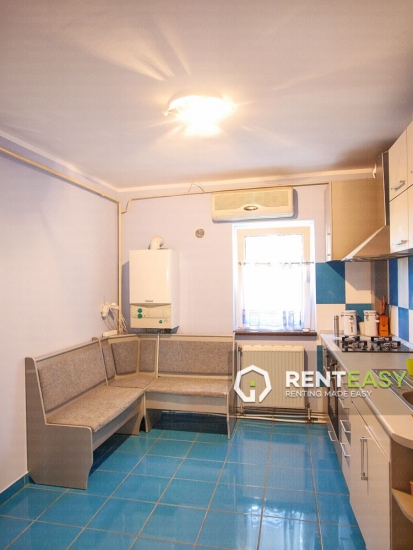 Apartament cu 4 Camere langa Palas de Inchiriat