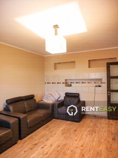 Apartament cu 4 Camere langa Palas de Inchiriat