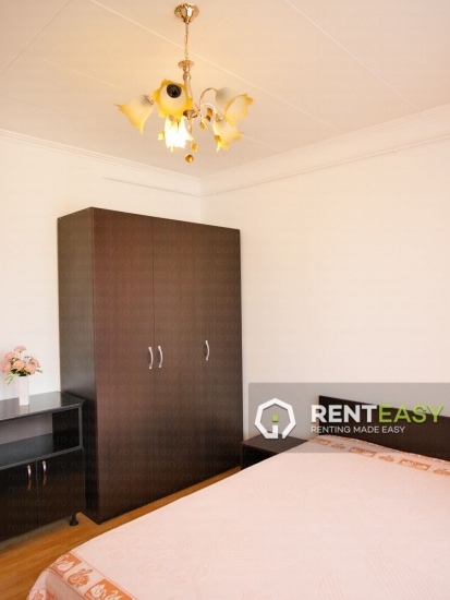 Prima inchiriere! Apartament cu 3 camere in Podul de Piatra de inchiriat