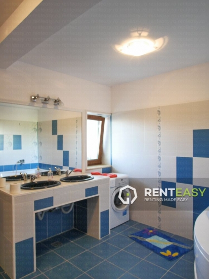 Apartament cu 3 camere de inchiriat la rond Pacurari