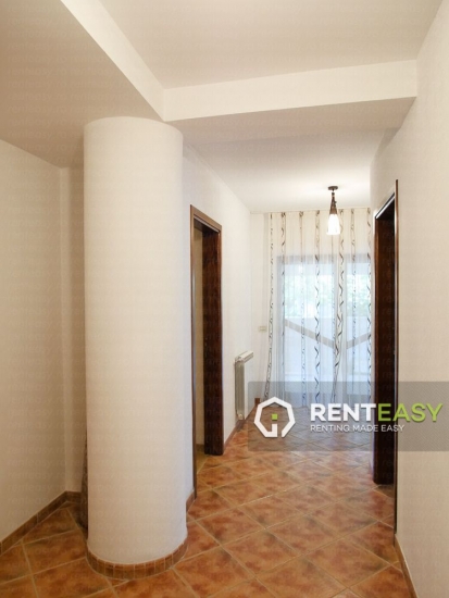 Apartament cu 3 camere de inchiriat la rond Pacurari