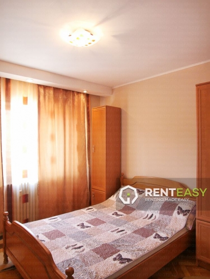 Apartament cu 3 Camere de Inchiriat pe Stefan cel Mare