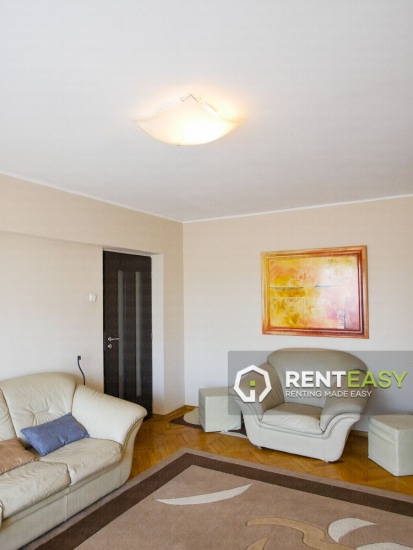 Apartament cu 3 Camere de Inchiriat pe Stefan cel Mare