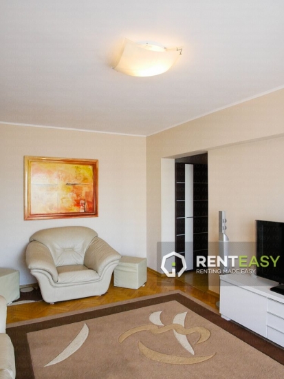 Apartament cu 3 Camere de Inchiriat pe Stefan cel Mare
