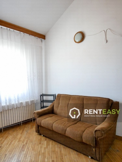 Apartament cu 3 Camere la Mansarda la Gara pentru Inchiriat