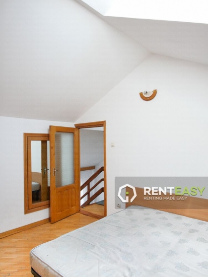 Apartament cu 3 Camere la Mansarda la Gara pentru Inchiriat