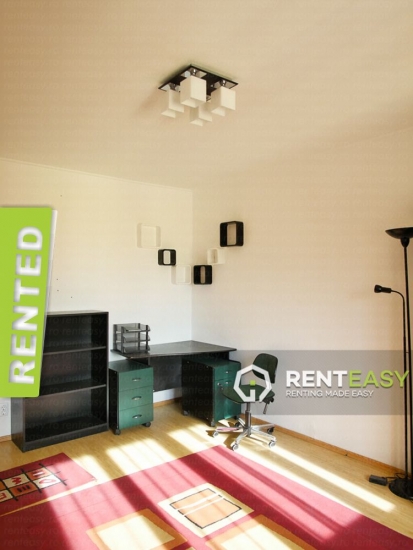 Apartament cu 3 Camere in Centru langa Moldova de Inchiriat