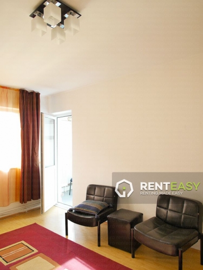 Apartament cu 3 Camere in Centru langa Moldova de Inchiriat