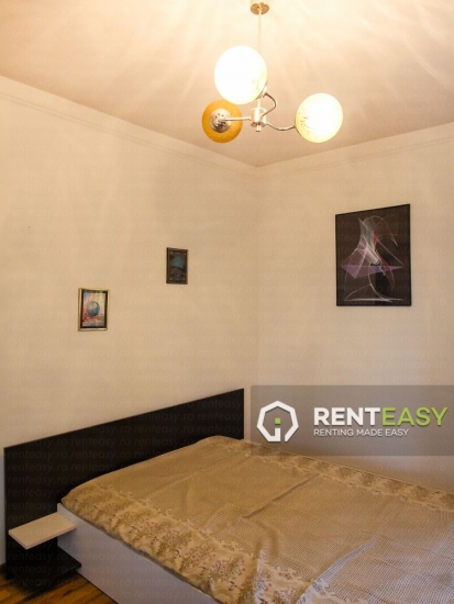 Apartament cu 3 Camere in Centru langa Moldova de Inchiriat