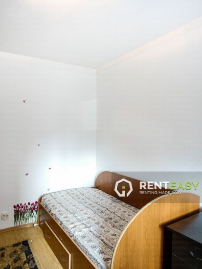 Apartament cu 3 Camere in Centru langa Moldova de Inchiriat